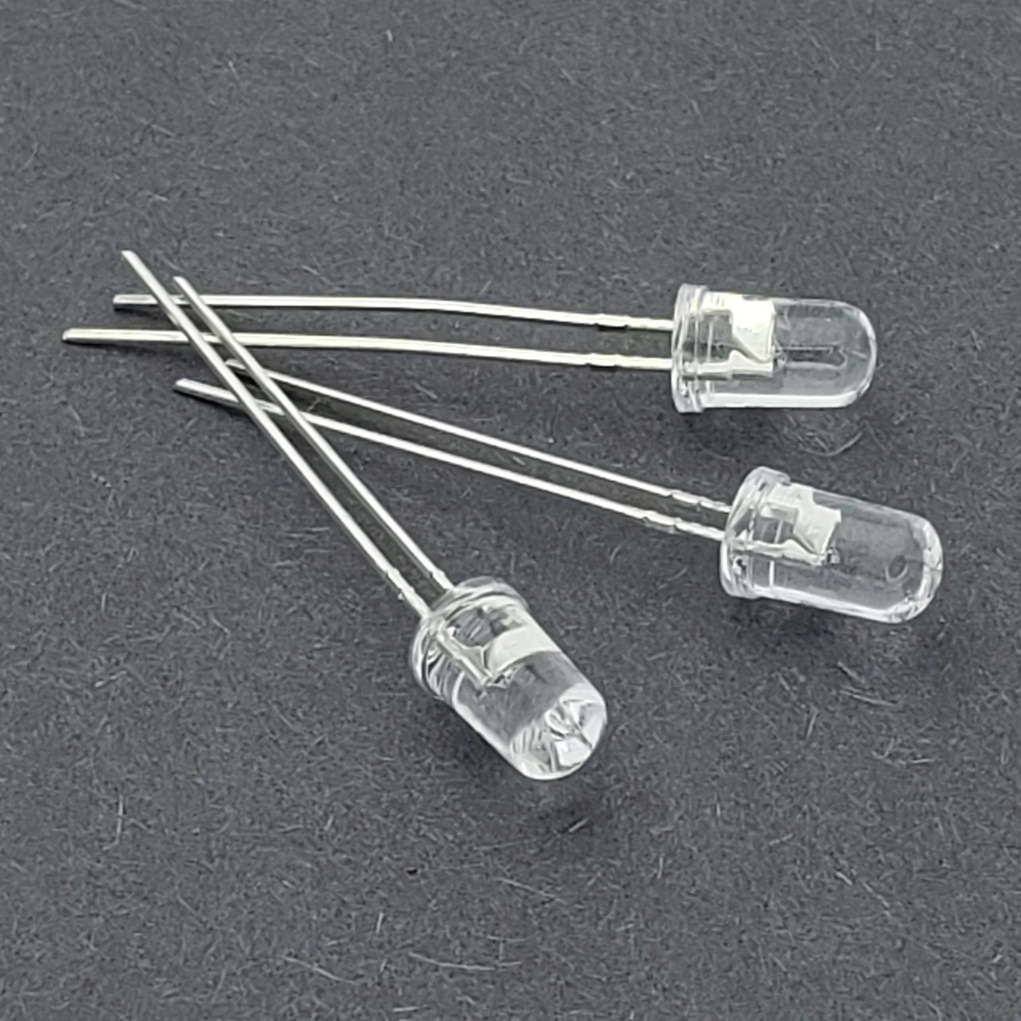 Green Flashing LED - 3 Pack - 1.5Hz Flash - 3.1V - Image 2