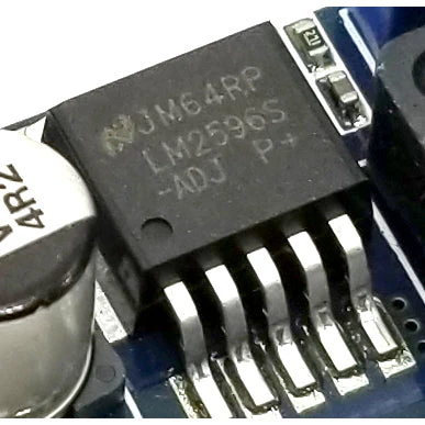 DC-DC Adjustable Step-Down Voltage Regulator Module. 1.5-35VDC Output @ 2A (D93) - Image 2